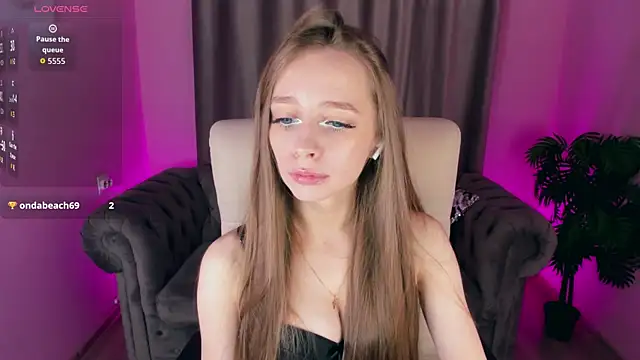 Amy Waynee online show from 10/08/25, 06:16