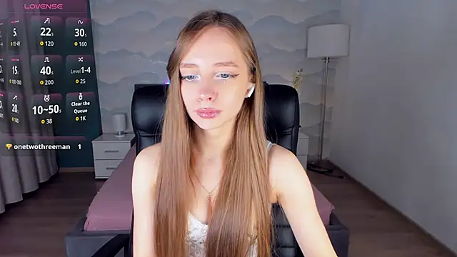 Amy Waynee online show from 11/08/25, 06:29