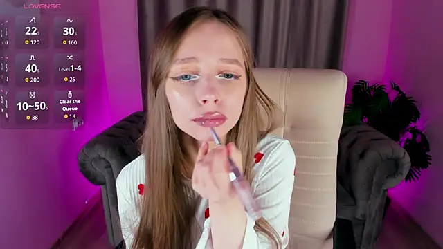 Amy Waynee online show from 11/18/25, 06:01