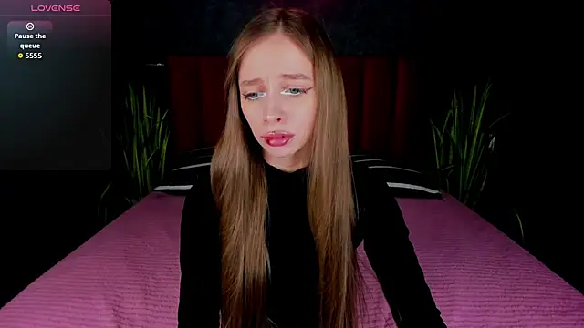 Amy Waynee online show from 11/23/25, 04:18