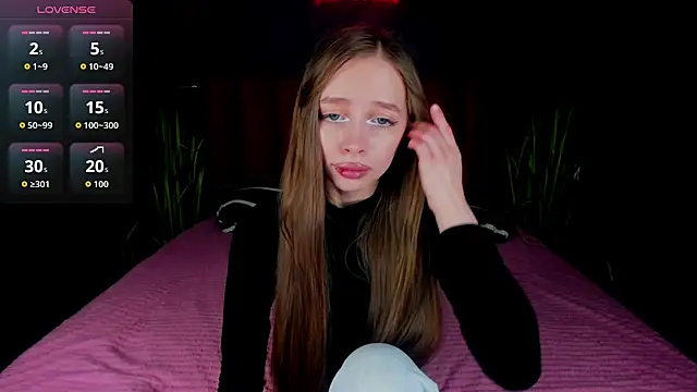 Amy Waynee online show from 11/24/25, 04:34