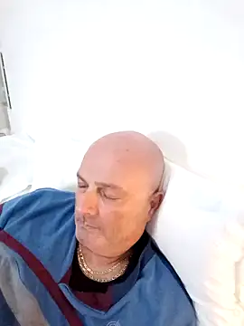 Alexis Bull online show from 10/06/25, 09:23