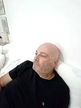 Alexis Bull online show from 10/09/25, 09:18