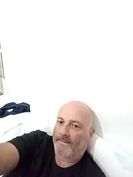 Alexis Bull online show from 10/11/25, 08:13