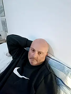 Alexis Bull online show from 11/21/25, 04:16