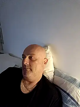 Alexis Bull online show from 12/02/25, 11:45