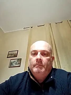 Snapshot of Alexis_Bull chatting on 02/04/26, 01:33 Alexis Bull online show from 02/04/26, 01:33