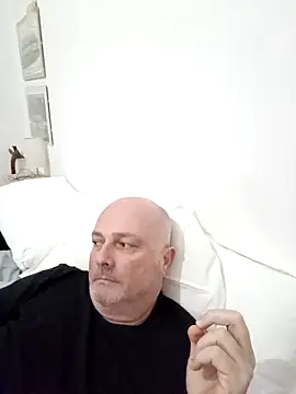 Snapshot of Alexis_Bull chatting on 03/04/26, 05:52 Alexis Bull online show from 03/04/26, 05:52