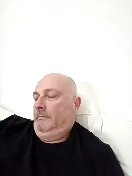 Snapshot of Alexis_Bull chatting on 03/05/26, 10:11 Alexis Bull online show from 03/05/26, 10:11