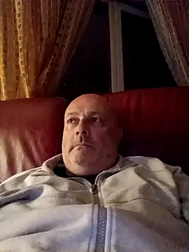 Snapshot of Alexis_Bull chatting on 04/08/26, 11:16 Alexis Bull online show from 04/08/26, 11:16