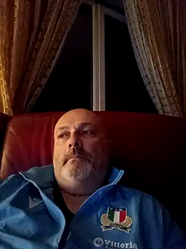 Snapshot of Alexis_Bull chatting on 04/18/26, 11:16 Alexis Bull online show from 04/18/26, 11:16