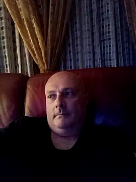 Snapshot of Alexis_Bull chatting on 04/26/26, 10:40 Alexis Bull online show from 04/26/26, 10:40
