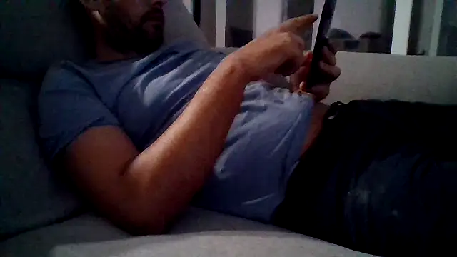 Snapshot of pauunico chatting on 10/05/25, 03:49 pauunico online show from 10/05/25, 03:49