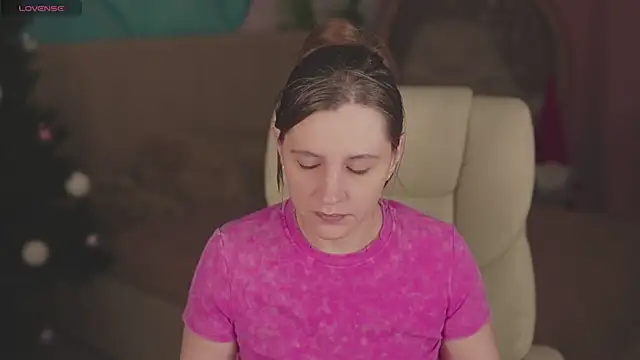 Snapshot of ValeryMurr chatting on 12/21/25, 06:42 ValeryMurr online show from 12/21/25, 06:42