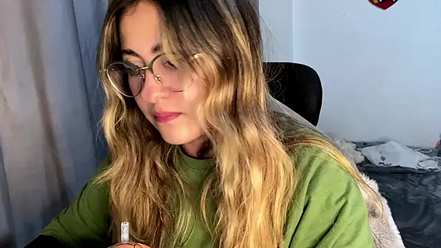 emma  bell  online show from 11/14/25, 11:46