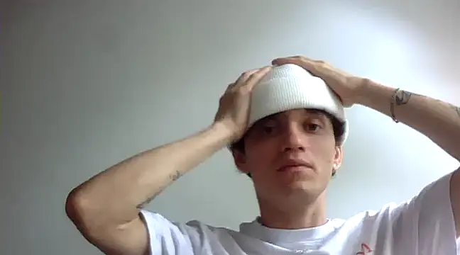 Snapshot of santihot089 chatting on 03/20/25, 07:14 santihot089 online show from 03/20/25, 07:14