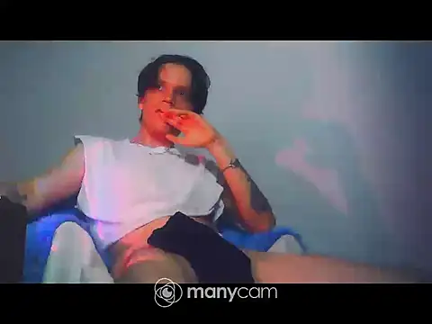 Snapshot of santihot089 chatting on 10/18/25, 03:09 santihot089 online show from 10/18/25, 03:09