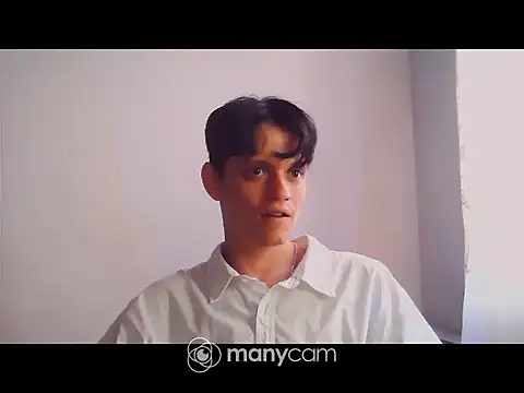 Snapshot of santihot089 chatting on 12/20/25, 09:00 santihot089 online show from 12/20/25, 09:00