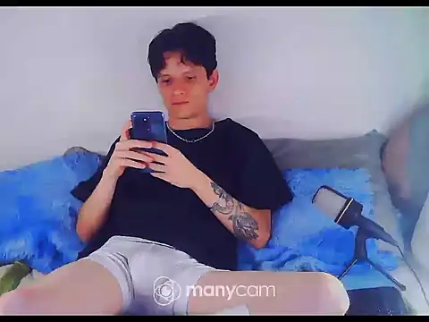 Snapshot of santihot089 chatting on 02/14/26, 08:38 santihot089 online show from 02/14/26, 08:38