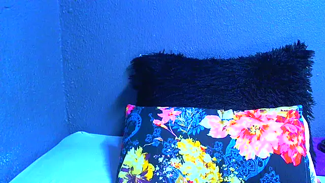 SMALLBOOBSXX online show from 07/04/26, 05:13
