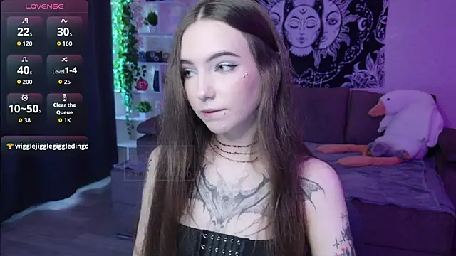 Snapshot of naugghtynikki chatting on 09/12/25, 04:56 naugghtynikki online show from 09/12/25, 04:56