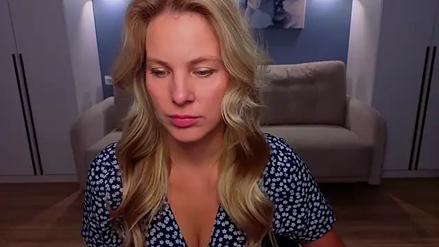 MelanieBennett online show from 06/25/26, 06:51
