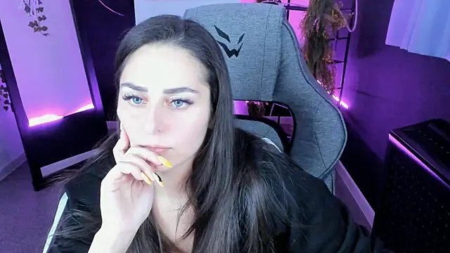 ValeriiMills online show from 10/15/25, 04:07