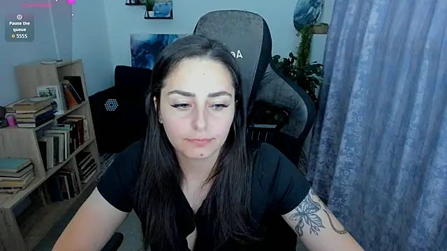 Snapshot of ValeriiMills chatting on 06/29/26, 10:43 ValeriiMills online show from 06/29/26, 10:43