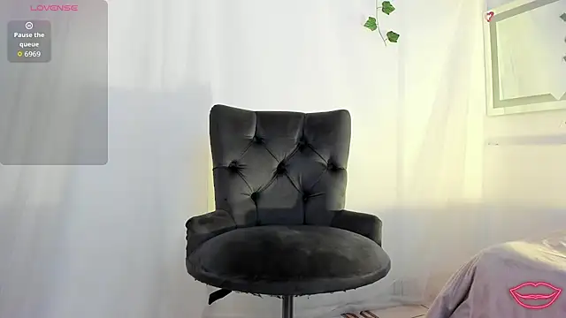 Snapshot of _Orquidea_ chatting on 02/26/26, 01:21 Orquidea online show from 02/26/26, 01:21