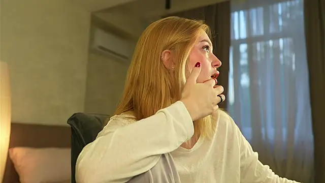 Snapshot of Cyberheart_ chatting on 09/27/25, 02:44 Cyberheart online show from 09/27/25, 02:44