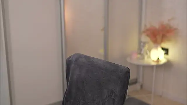 Snapshot of Cyberheart_ chatting on 11/07/25, 04:07 Cyberheart online show from 11/07/25, 04:07