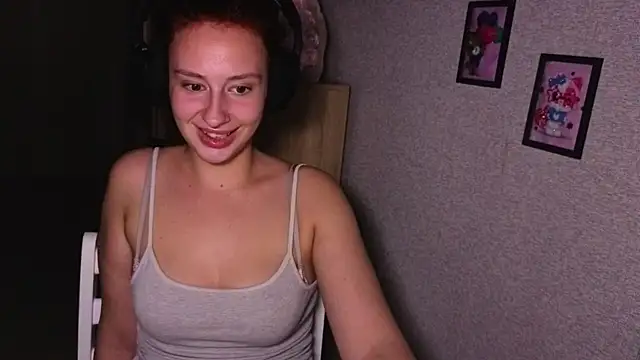 Snapshot of kristi_ginger chatting on 09/22/25, 12:12 kristi ginger online show from 09/22/25, 12:12