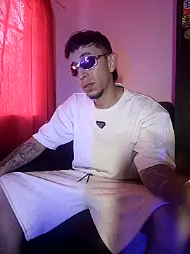 Snapshot of Chris__Jones chatting on 09/25/25, 09:18 Chris Jones online show from 09/25/25, 09:18