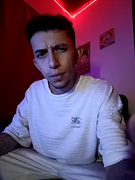 Snapshot of Chris__Jones chatting on 10/07/25, 04:31 Chris Jones online show from 10/07/25, 04:31