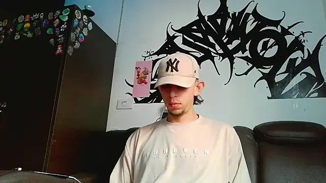 Snapshot of Chris__Jones chatting on 06/17/26, 11:45 Chris Jones online show from 06/17/26, 11:45