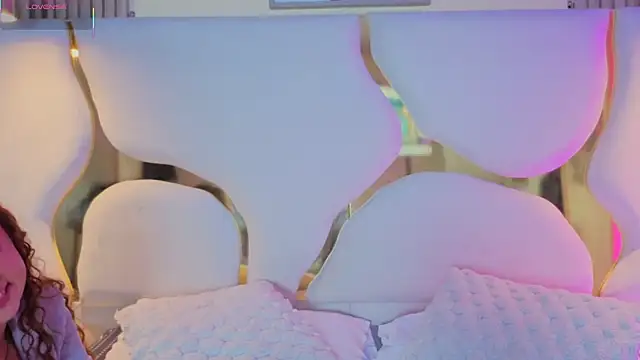 AmmberJones online show from 12/03/25, 12:03