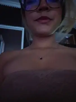 Pretty roxxyy online show from 04/26/26, 11:19