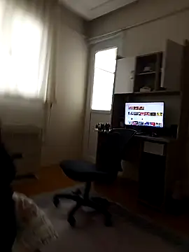 Snapshot of leona633 chatting on 03/20/25, 10:10 leona633 online show from 03/20/25, 10:10