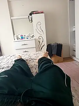 Snapshot of leona633 chatting on 11/30/25, 12:09 leona633 online show from 11/30/25, 12:09