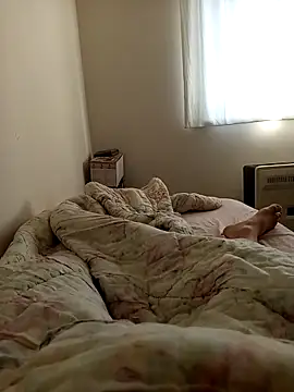 Snapshot of leona633 chatting on 12/18/25, 09:26 leona633 online show from 12/18/25, 09:26