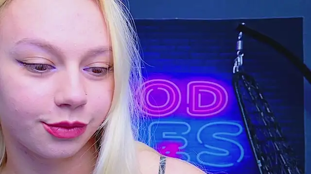 AlessiaCroft online show from 04/27/26, 04:10