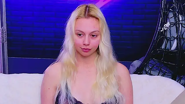 AlessiaCroft online show from 05/13/26, 04:10