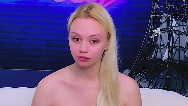 AlessiaCroft online show from 05/15/26, 03:57
