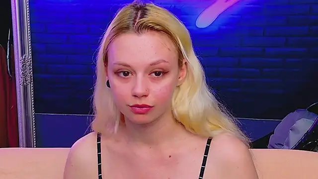 AlessiaCroft online show from 06/12/26, 04:11
