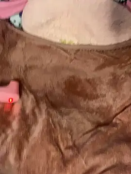 w3tkittty online show from 12/22/25, 02:36