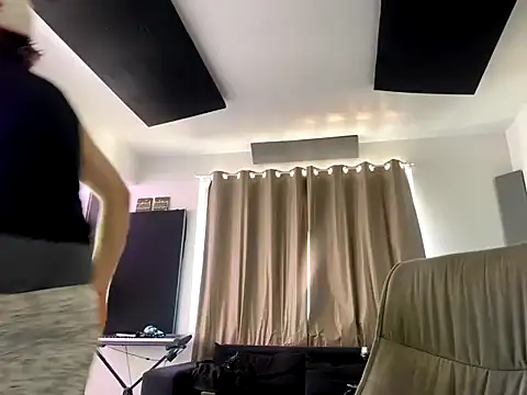 Snapshot of bigrosa21cm chatting on 12/20/25, 08:05 bigrosa21cm online show from 12/20/25, 08:05