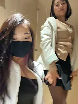 AiBanana online show from 12/18/25, 01:06