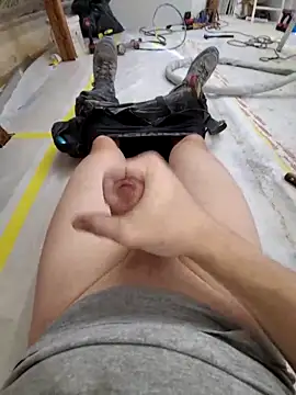 Snapshot of geilerschwanz556r7 chatting on 02/13/26, 08:32 geilerschwanz556r7 online show from 02/13/26, 08:32