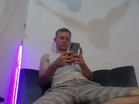 Snapshot of hot_mann11 chatting on 03/13/26, 02:40 hot mann11 online show from 03/13/26, 02:40