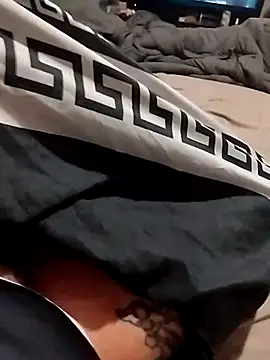 Snapshot of Tattyrob87 chatting on 10/26/25, 12:22 Tattyrob87 online show from 10/26/25, 12:22